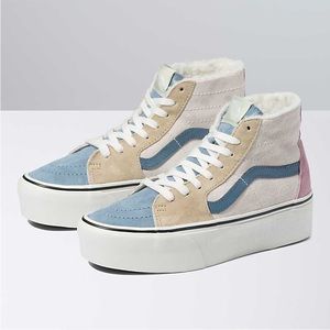 BRAND NEW in box Vans hi-top Stackform Sherpa Shoes -Unisex